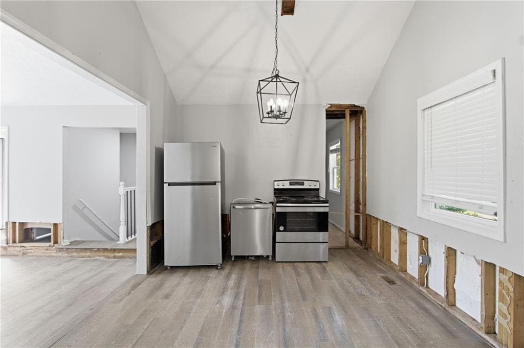 3 bedroom, 2 bathroom, 2,132 sq ft single family residence for sale at 1362 Natchez Trace, Marietta, GA 30008 — photo 8