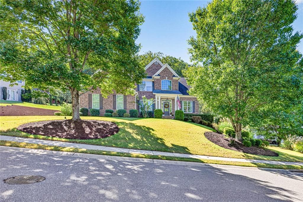 4 bedroom, 4 bathroom, 3,850 sq ft single family residence for sale at 4965 Northridge Drive, Cumming, GA 30040 — photo 4