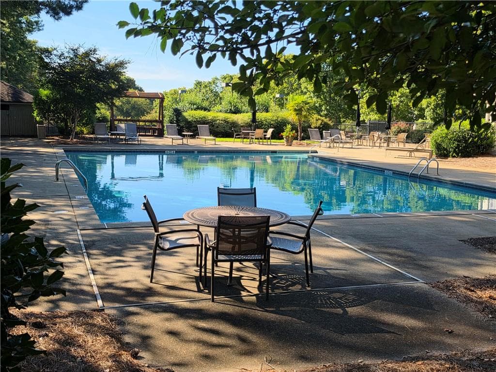 6 bedroom, 4 bathroom, 3,970 sq ft single family residence for sale at 210 Pear Valley Court, Johns Creek, GA 30022 — photo 9