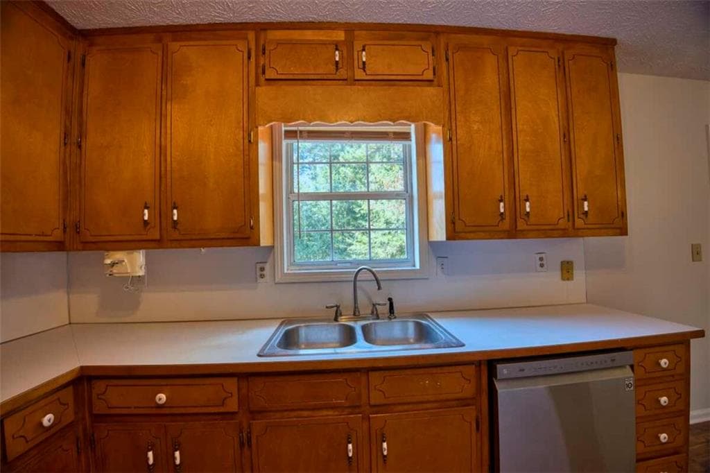 5 bedroom, 2 bathroom, 1,848 sq ft single family residence for sale at 928 Hi Hope Road, Lawrenceville, GA 30043 — photo 10