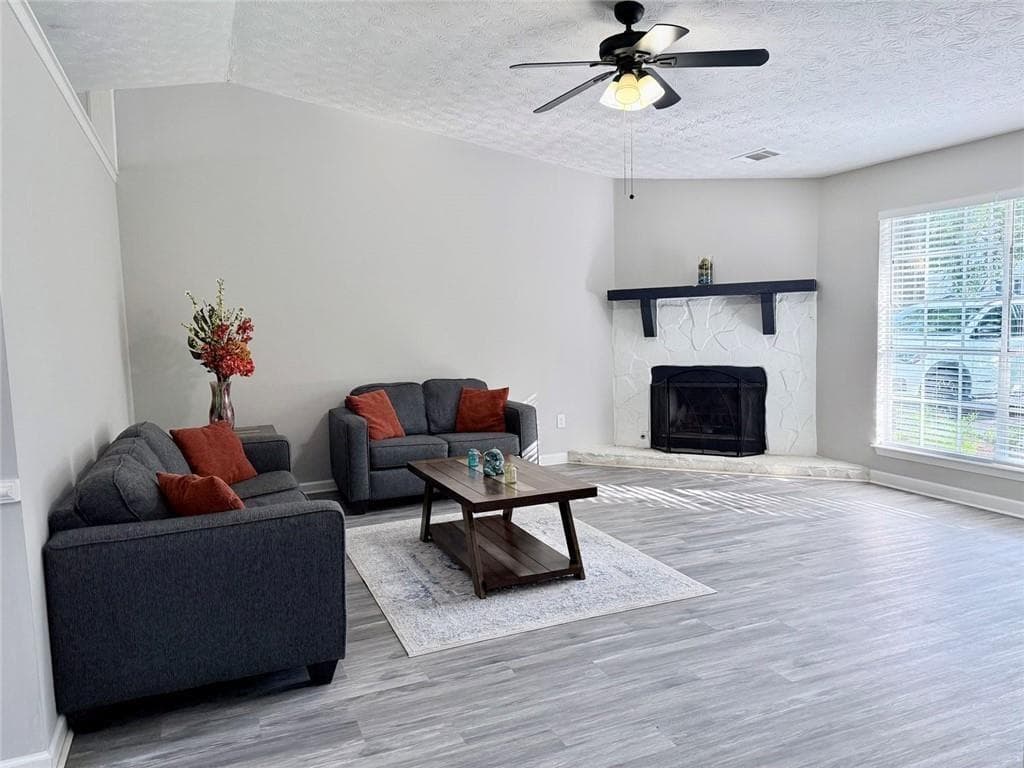 3 bedroom, 2 bathroom, 1,372 sq ft single family residence for sale at 5285 Sugar Crest Drive, Sugar Hill, GA 30518 — photo 4