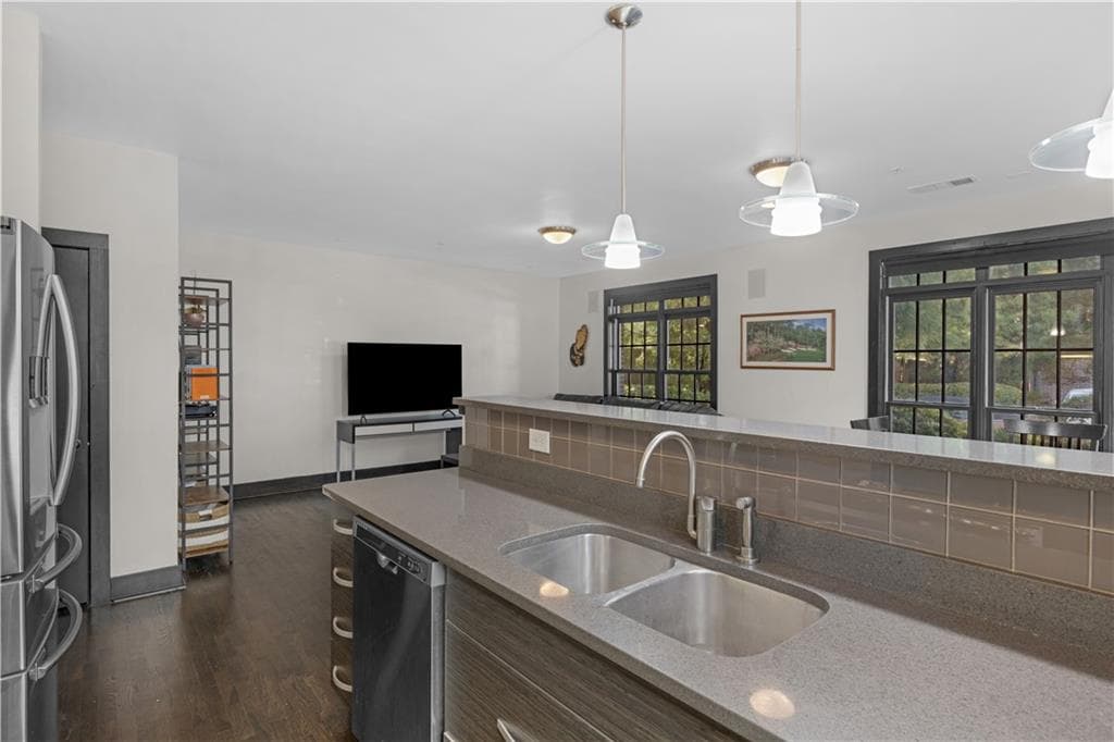 1 bedroom, 1 bathroom, 1,031 sq ft condominium for rent at 1300 Dekalb Avenue 711, Atlanta, GA 30307 for $2,000 a month — photo 9