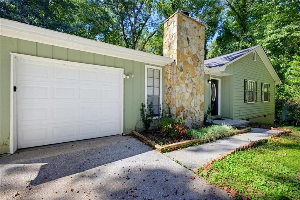 3 bedroom, 2 bathroom, 1,116 sq ft single family residence for sale at 2503 Hewatt Road, Snellville, GA 30039 — photo 3