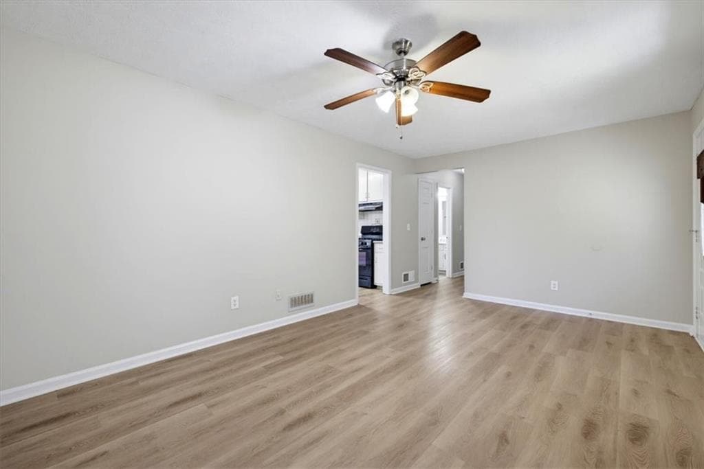 3 bedroom, 2 bathroom, 1,116 sq ft single family residence for sale at 2503 Hewatt Road, Snellville, GA 30039 — photo 6
