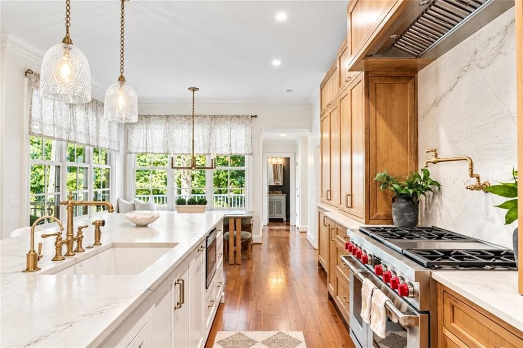 6 bedroom, 7 bathroom, 6,942 sq ft single family residence for sale at 3931 The Battery, Duluth, GA 30096 — photo 2
