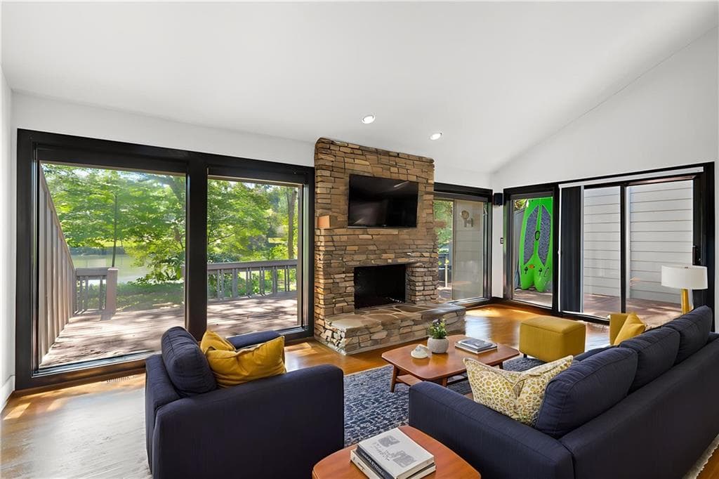 4 bedroom, 4 bathroom, 2,704 sq ft townhouse for sale at 4078 Columns Drive, Marietta, GA 30067 — photo 6