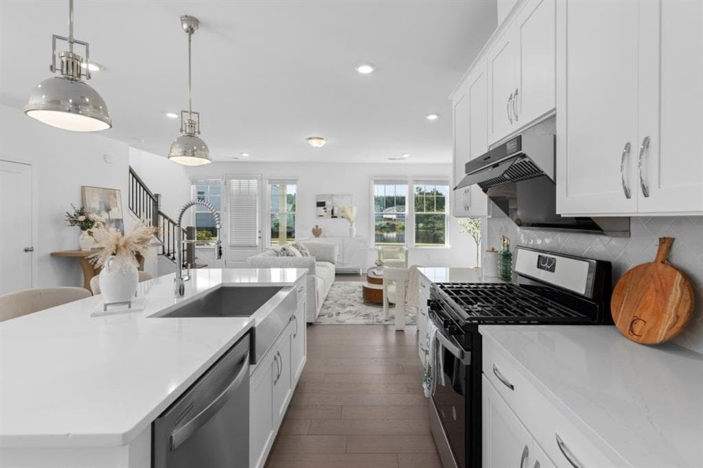 3 bedroom, 3 bathroom, 1,856 sq ft single family residence for sale at 4501 Encore Boulevard, Duluth, GA 30097 — photo 6