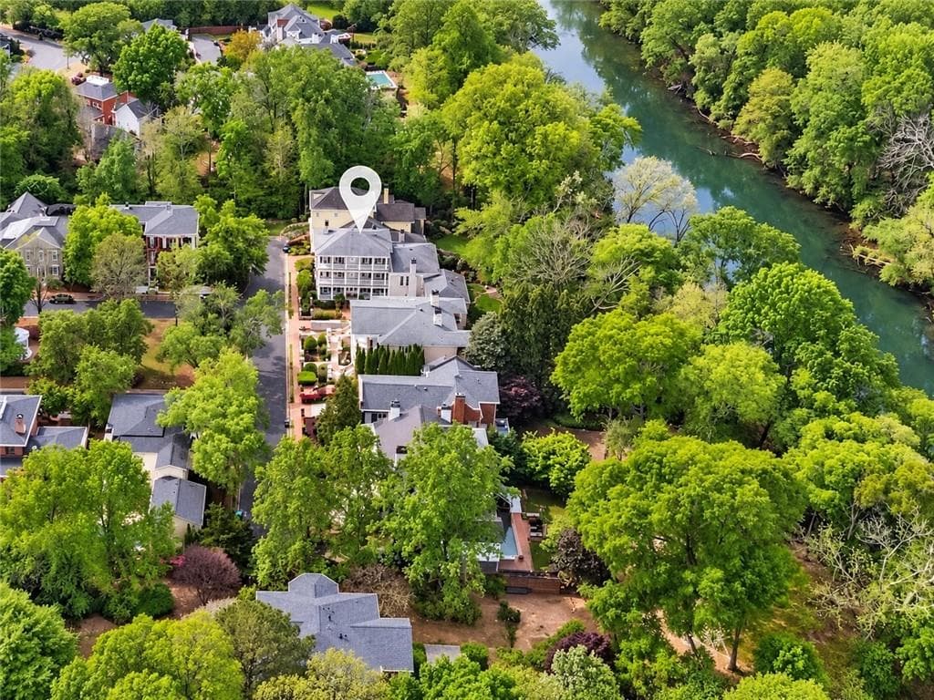6 bedroom, 7 bathroom, 6,942 sq ft single family residence for sale at 3931 The Battery, Duluth, GA 30096 — photo 6