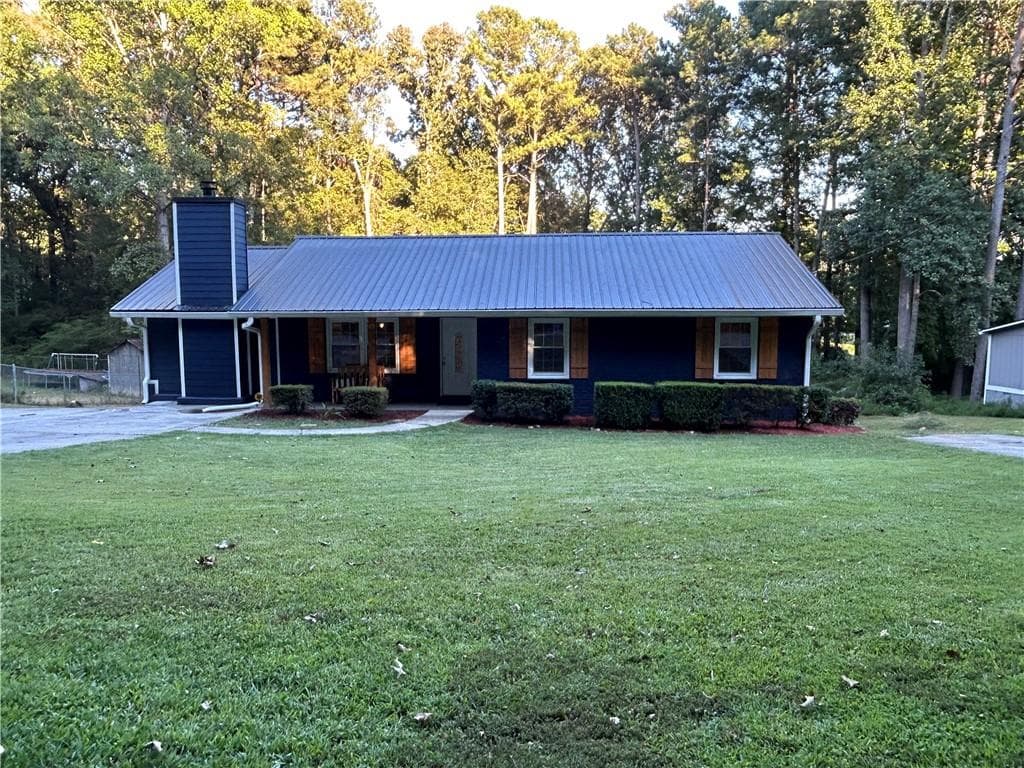 3 bedroom, 2 bathroom, 1,500 sq ft single family residence for sale at 208 Forrister Road, Dallas, GA 30132 — photo 2
