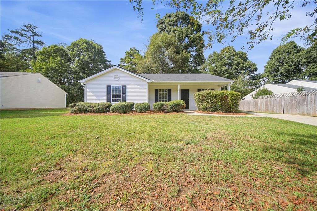 3 bedroom, 2 bathroom, 1,023 sq ft single family residence for sale at 330 Dreamland Court, Winder, GA 30680