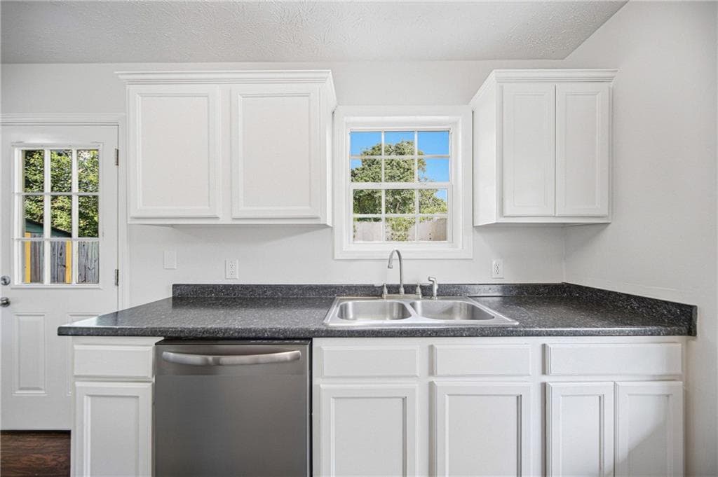 3 bedroom, 2 bathroom, 1,023 sq ft single family residence for sale at 330 Dreamland Court, Winder, GA 30680 — photo 6