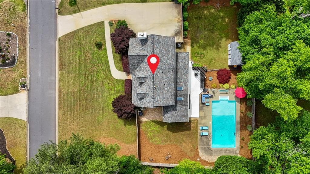 5 bedroom, 4 bathroom, 3,046 sq ft single family residence for sale at 2320 Brownstone Court, Marietta, GA 30062 — photo 2