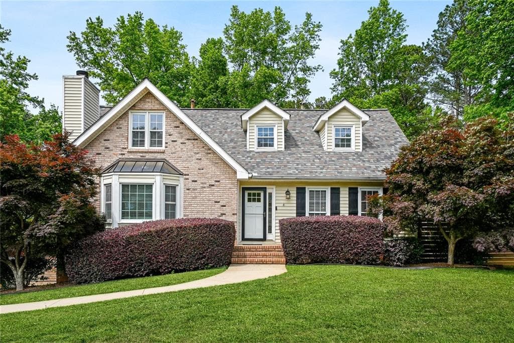 5 bedroom, 4 bathroom, 3,046 sq ft single family residence for sale at 2320 Brownstone Court, Marietta, GA 30062 — photo 3