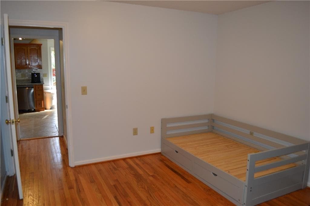 4 bedroom, 3 bathroom, 2,397 sq ft single family residence for rent at 1530 N Milford Creek Lane, Marietta, GA 30008 for $2,700 a month — photo 9