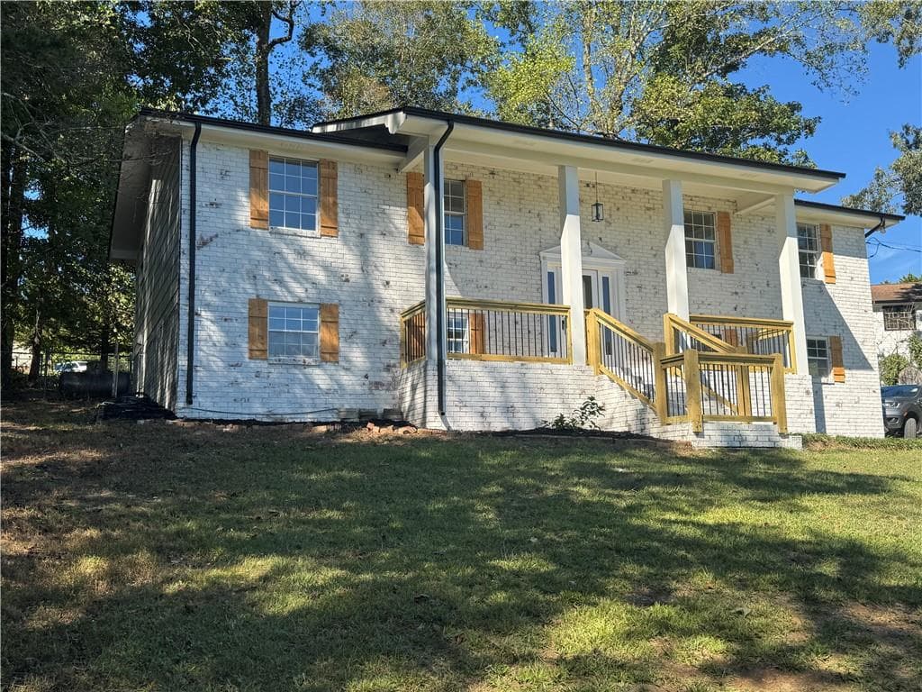 4 bedroom, 3 bathroom, 2,049 sq ft single family residence for sale at 4004 Pinewood Drive, Dalton, GA 30721