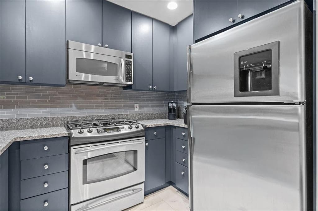 1 bedroom, 1 bathroom, 800 sq ft condominium for sale at 3338 Peachtree Road 1105, Atlanta, GA 30326 — photo 5