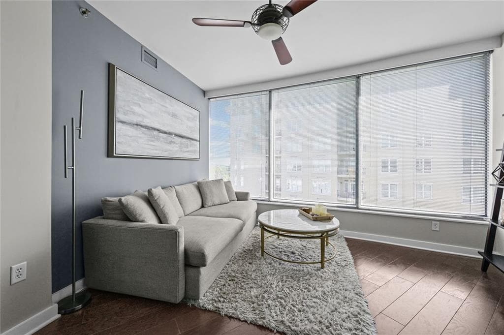 1 bedroom, 1 bathroom, 800 sq ft condominium for sale at 3338 Peachtree Road 1105, Atlanta, GA 30326 — photo 8