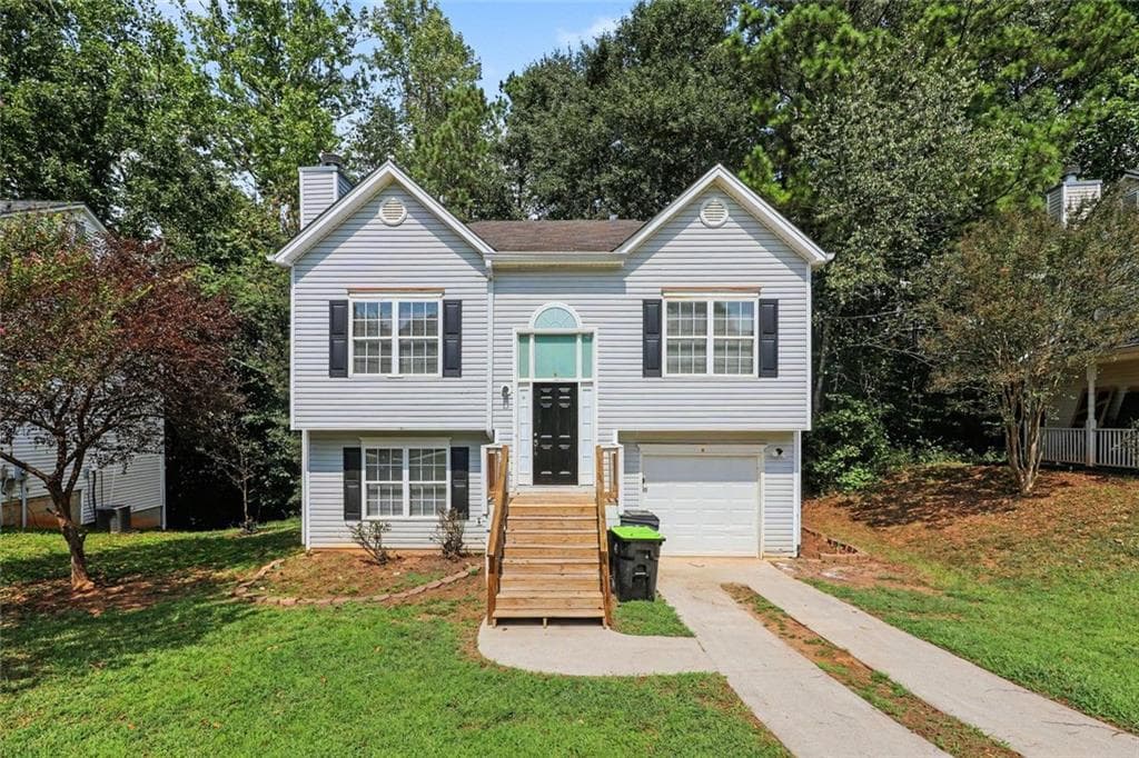 3 bedroom, 3 bathroom, 1,652 sq ft single family residence for sale at 4102 Robin Circle, Atlanta, GA 30349