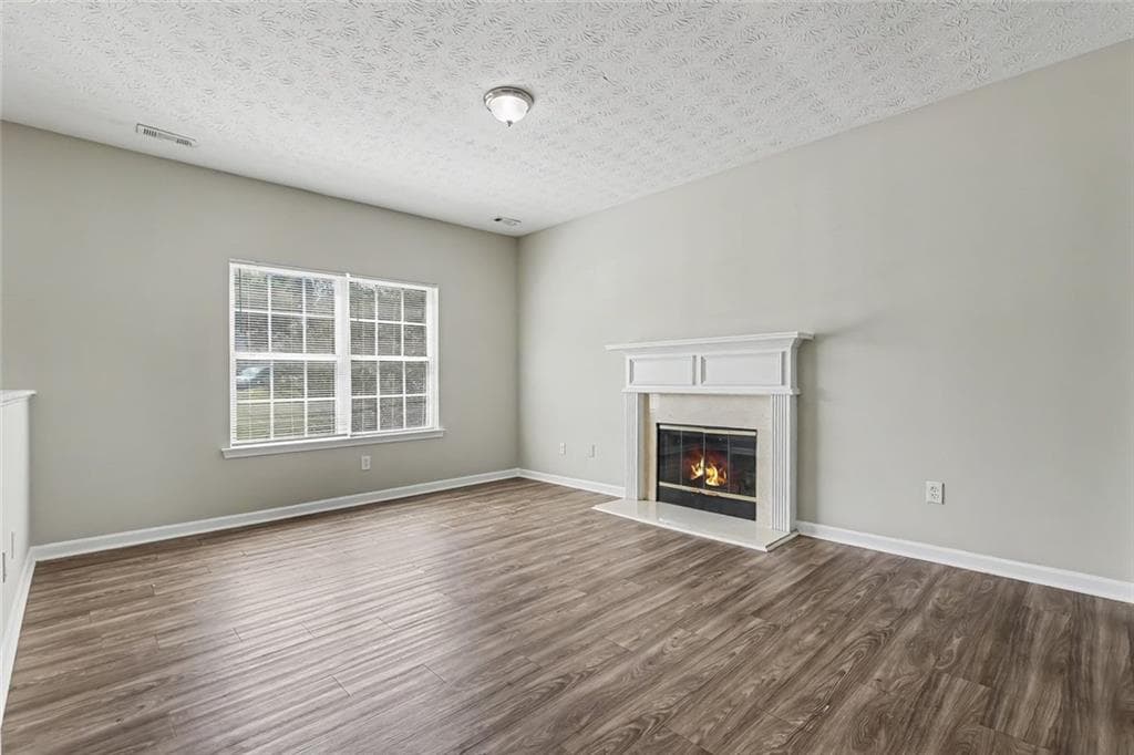 3 bedroom, 3 bathroom, 1,652 sq ft single family residence for sale at 4102 Robin Circle, Atlanta, GA 30349 — photo 2