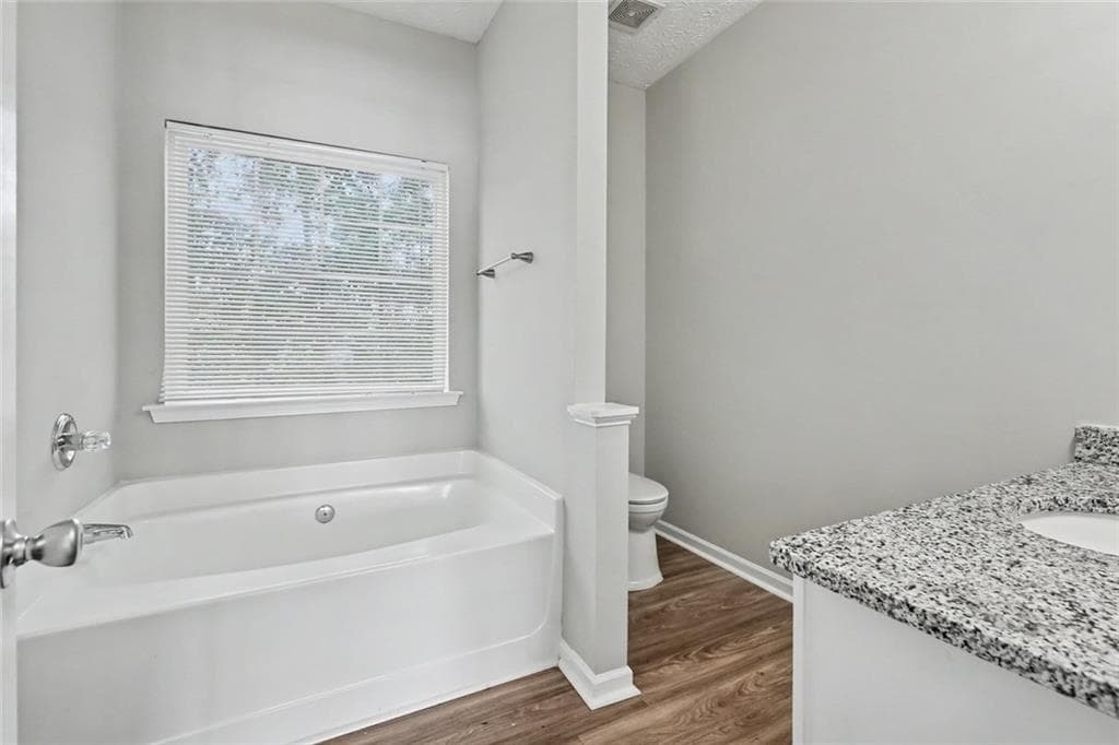 3 bedroom, 3 bathroom, 1,652 sq ft single family residence for sale at 4102 Robin Circle, Atlanta, GA 30349 — photo 10