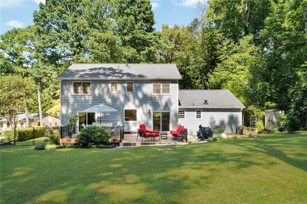 4 bedroom, 3 bathroom, 2,348 sq ft single family residence for sale at 5090 Larry Lane, Marietta, GA 30068 — photo 6