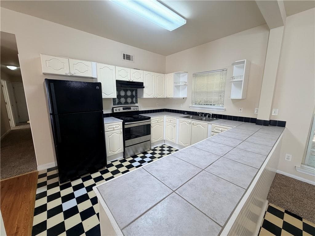 3 bedroom, 2 bathroom, 1,760 sq ft triplex for rent at 156 Red Bank Road, Alpharetta, GA 30004 for $2,000 a month — photo 4