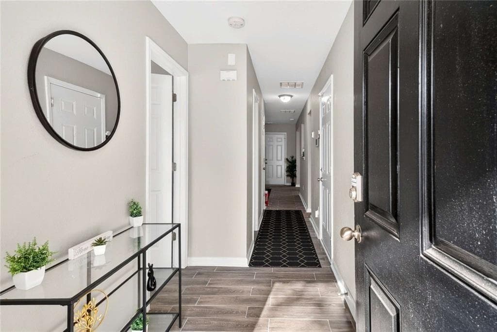 4 bedroom, 3 bathroom, 1,848 sq ft single family residence for sale at 4406 Ravenwood Drive, Union City, GA 30291 — photo 5