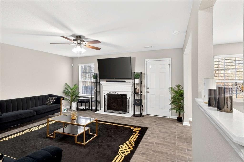 4 bedroom, 3 bathroom, 1,848 sq ft single family residence for sale at 4406 Ravenwood Drive, Union City, GA 30291 — photo 8