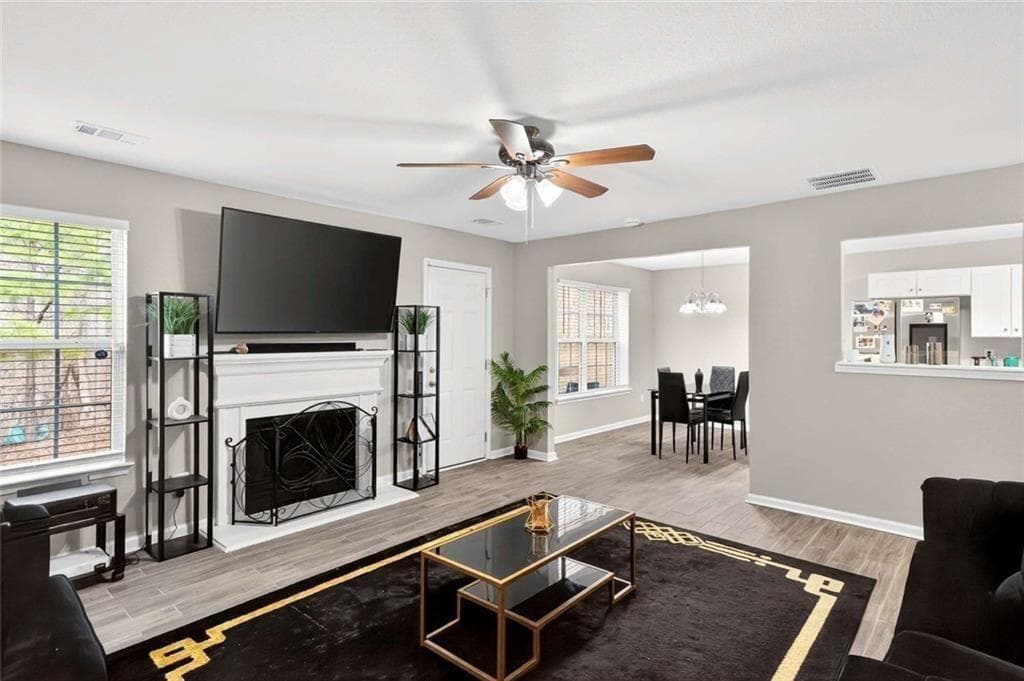 4 bedroom, 3 bathroom, 1,848 sq ft single family residence for sale at 4406 Ravenwood Drive, Union City, GA 30291 — photo 9
