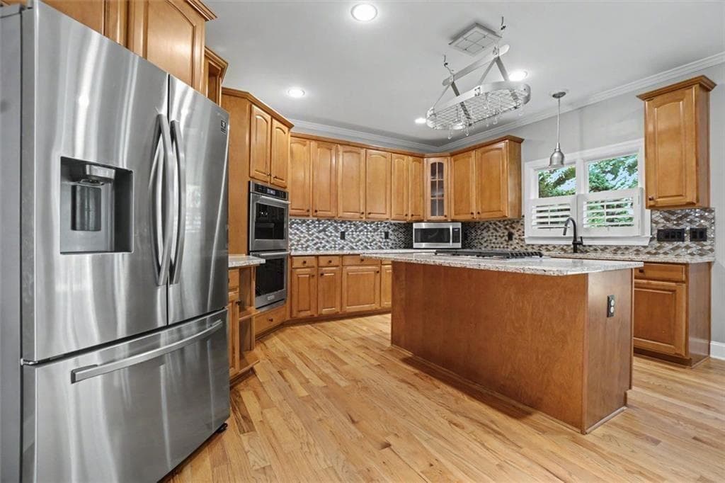 6 bedroom, 5 bathroom, 6,897 sq ft single family residence for sale at 211 Cedar Woods Way, Canton, GA 30114 — photo 10