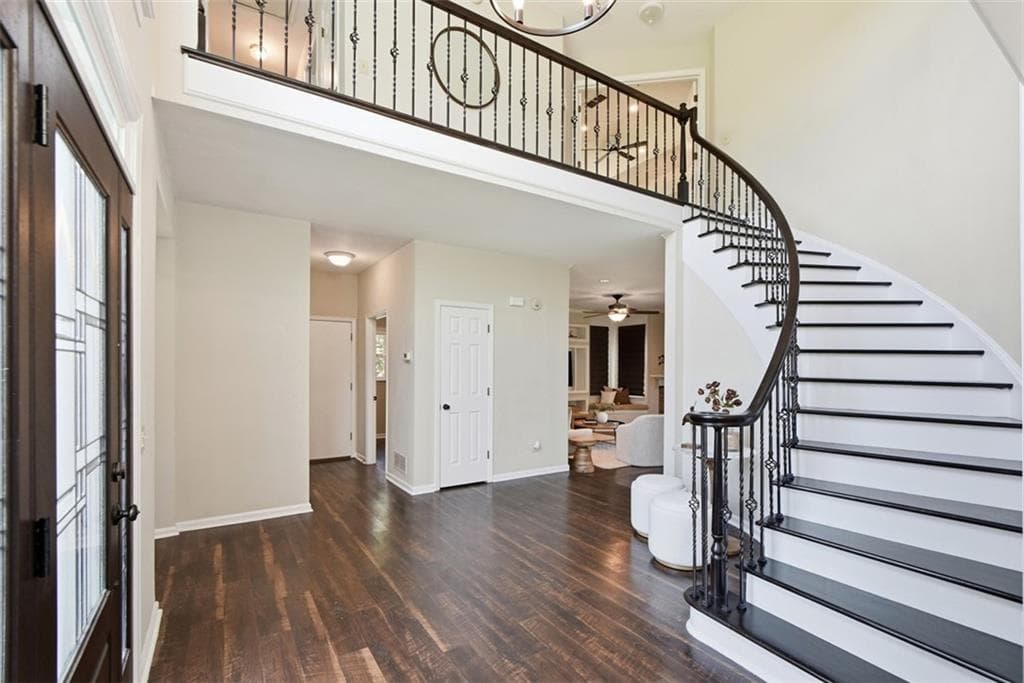 5 bedroom, 4 bathroom, 3,587 sq ft single family residence for sale at 10590 Stonepoint Place, Johns Creek, GA 30097 — photo 3