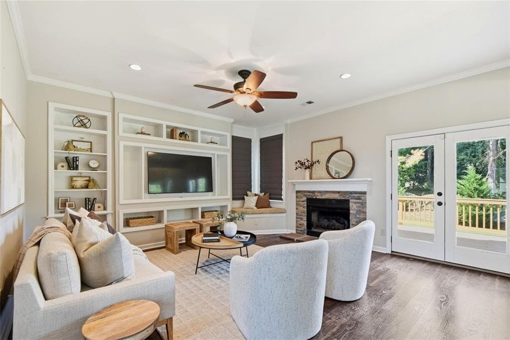 5 bedroom, 4 bathroom, 3,587 sq ft single family residence for sale at 10590 Stonepoint Place, Johns Creek, GA 30097 — photo 4