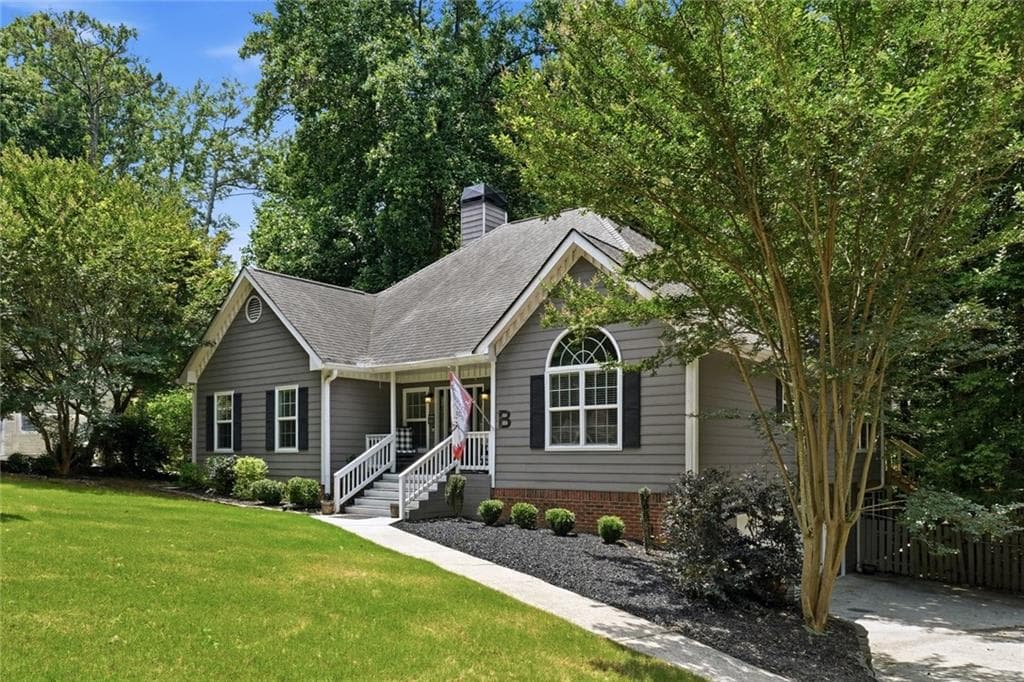 5 bedroom, 3 bathroom, 3,962 sq ft single family residence for sale at 1835 Walker Ridge Drive, Marietta, GA 30064 — photo 2