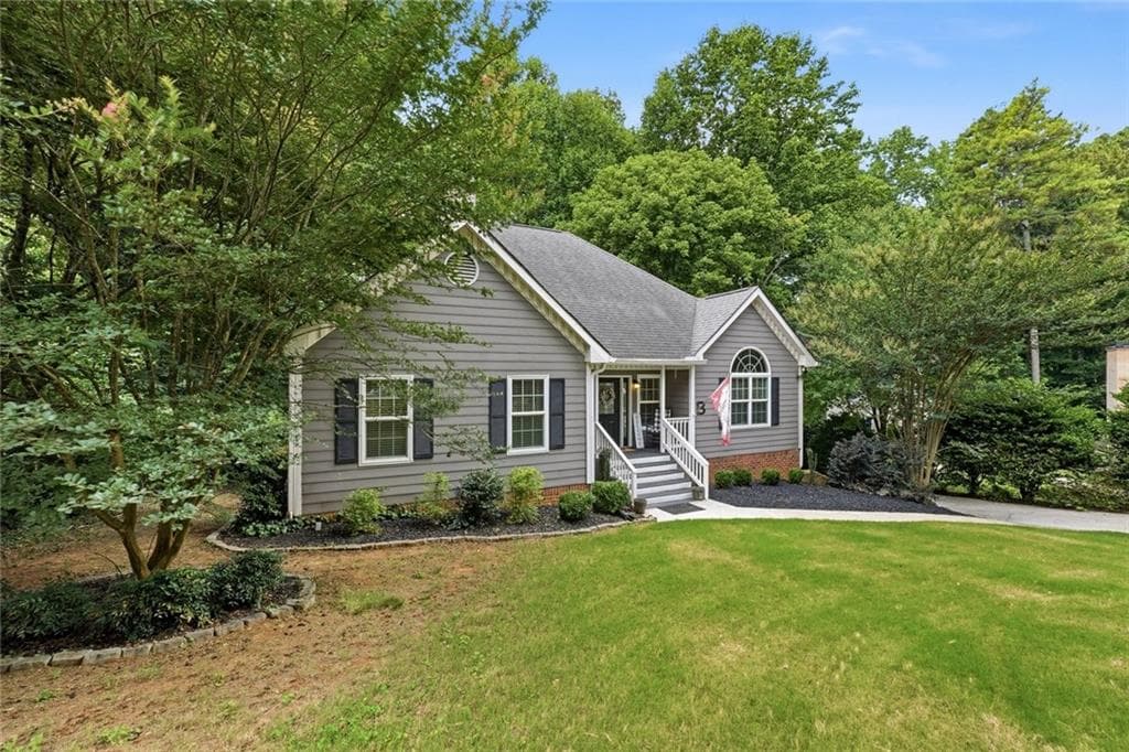 5 bedroom, 3 bathroom, 3,962 sq ft single family residence for sale at 1835 Walker Ridge Drive, Marietta, GA 30064 — photo 3