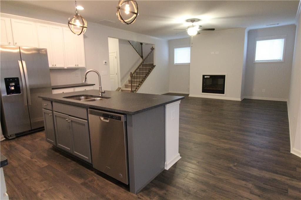4 bedroom, 3 bathroom, 2,572 sq ft single family residence for rent at 5412 Falling Branch Court, Flowery Branch, GA 30542 for $2,300 a month — photo 6