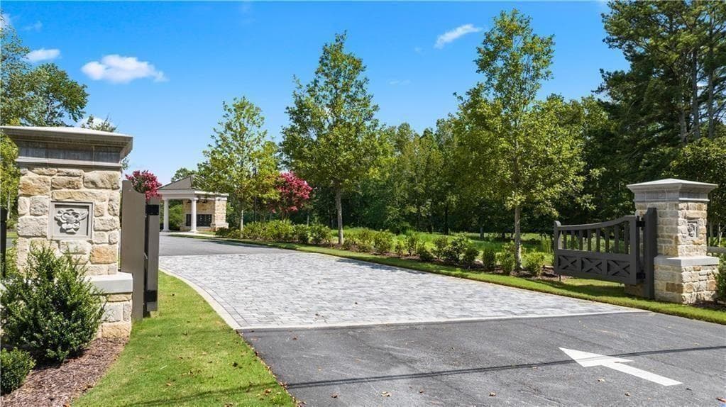 single family residence for sale at 2027 Magnolia Lane, Milton, GA 30004 — photo 5