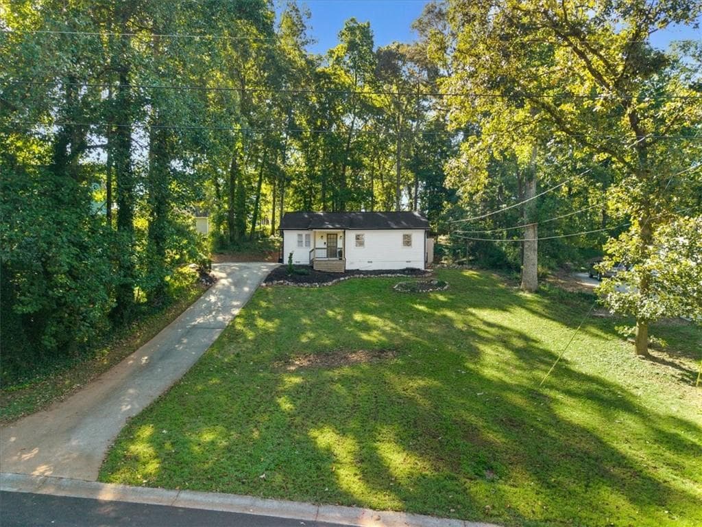 3 bedroom, 1 bathroom, 1,014 sq ft single family residence for sale at 881 Brighton Drive, Lawrenceville, GA 30043 — photo 2