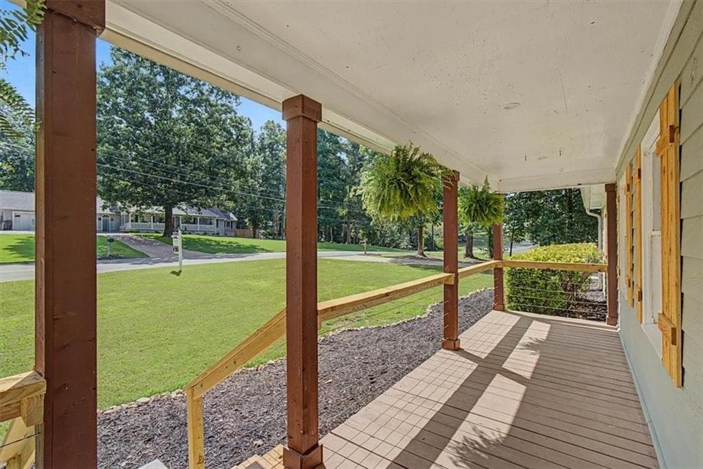 2 bedroom, 2 bathroom, 1,426 sq ft single family residence for sale at 611 Calloway Drive, Rockmart, GA 30153 — photo 2