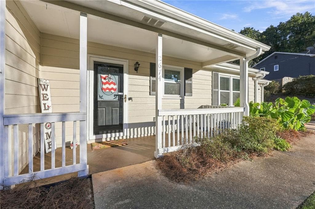 3 bedroom, 2 bathroom, 1,439 sq ft single family residence for sale at 2674 Highland Park Drive, Gainesville, GA 30506 — photo 7