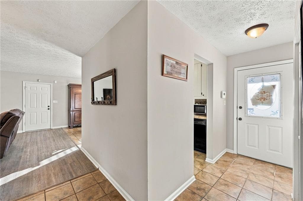 3 bedroom, 2 bathroom, 1,439 sq ft single family residence for sale at 2674 Highland Park Drive, Gainesville, GA 30506 — photo 9
