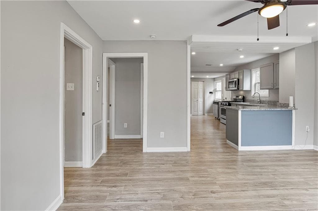 3 bedroom, 2 bathroom, 910 sq ft single family residence for sale at 2309 Carver Drive, Atlanta, GA 30314 — photo 2