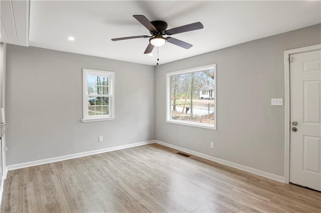 3 bedroom, 2 bathroom, 910 sq ft single family residence for sale at 2309 Carver Drive, Atlanta, GA 30314 — photo 6