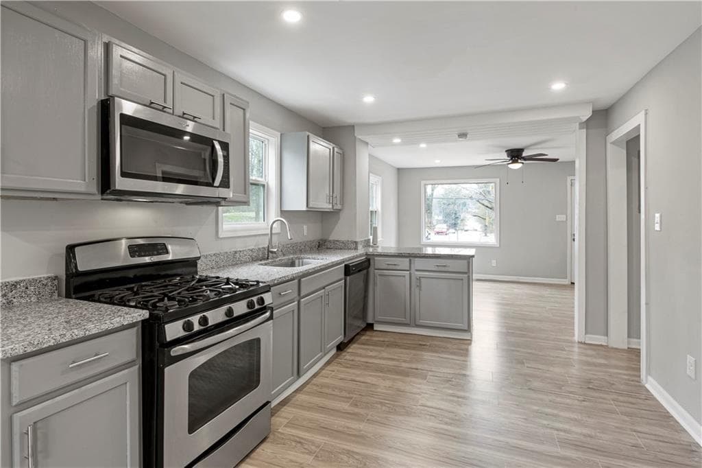 3 bedroom, 2 bathroom, 910 sq ft single family residence for sale at 2309 Carver Drive, Atlanta, GA 30314 — photo 8