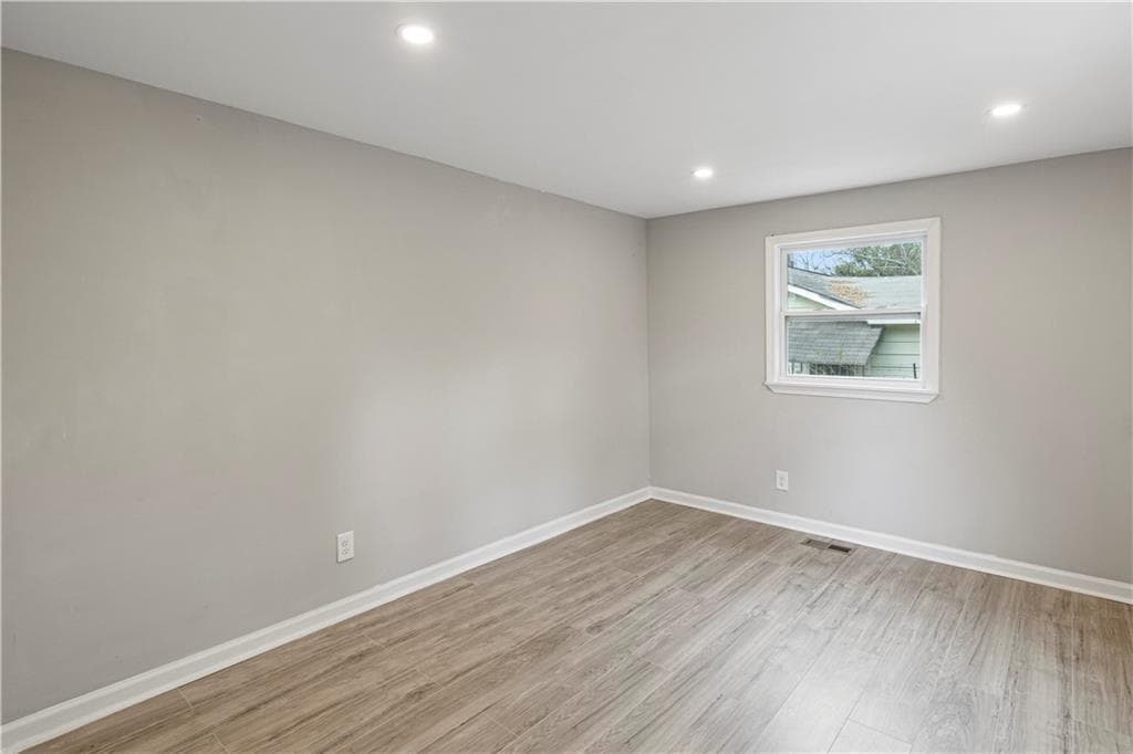 3 bedroom, 2 bathroom, 910 sq ft single family residence for sale at 2309 Carver Drive, Atlanta, GA 30314 — photo 9