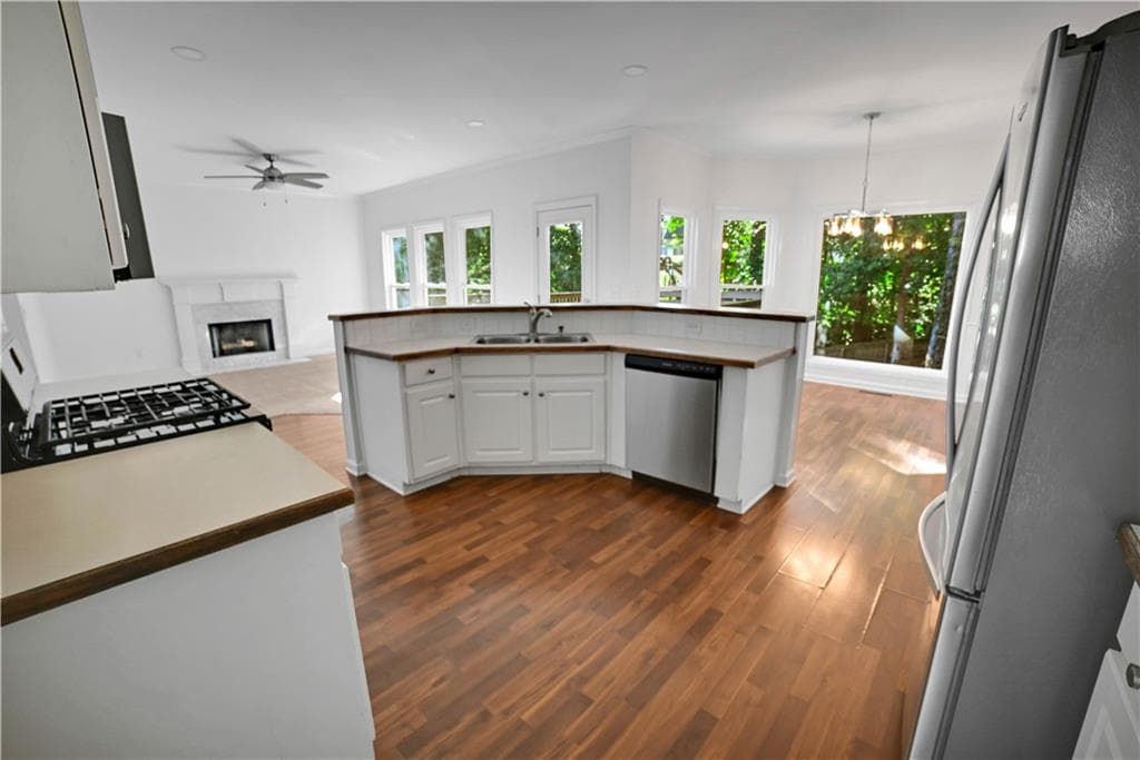 5 bedroom, 4 bathroom, 2,600 sq ft single family residence for sale at 5532 Snowy Orchid Drive, Sugar Hill, GA 30518 — photo 6