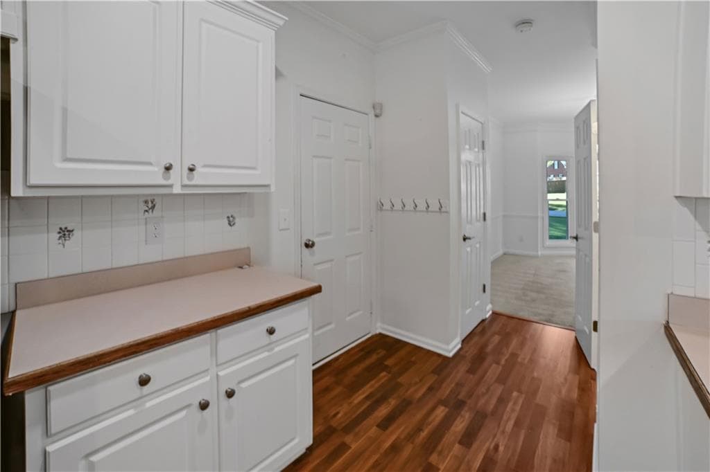 5 bedroom, 4 bathroom, 2,600 sq ft single family residence for sale at 5532 Snowy Orchid Drive, Sugar Hill, GA 30518 — photo 7