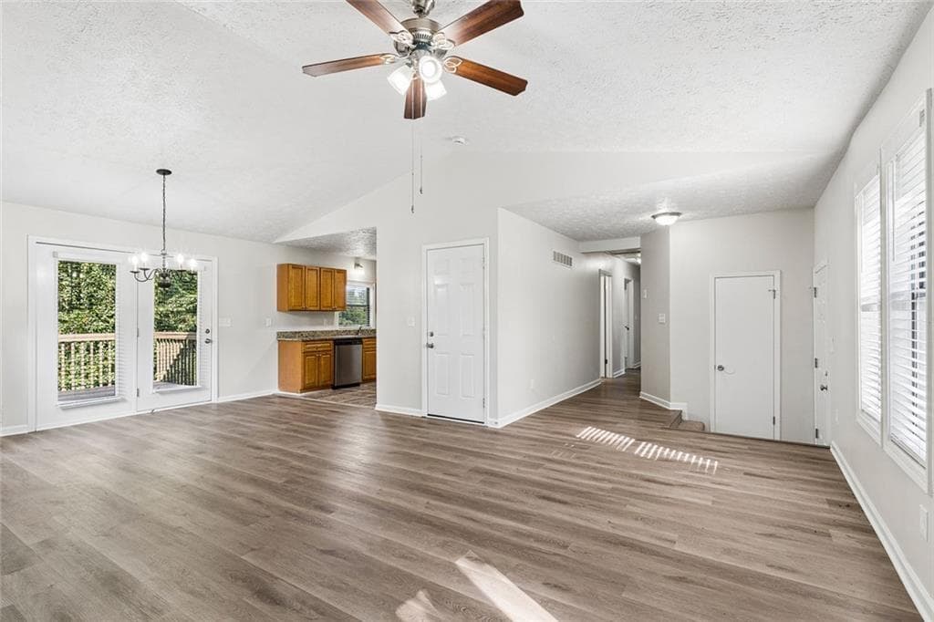 4 bedroom, 2 bathroom, 1,754 sq ft single family residence for sale at 1015 Malibu Drive, Marietta, GA 30066 — photo 5