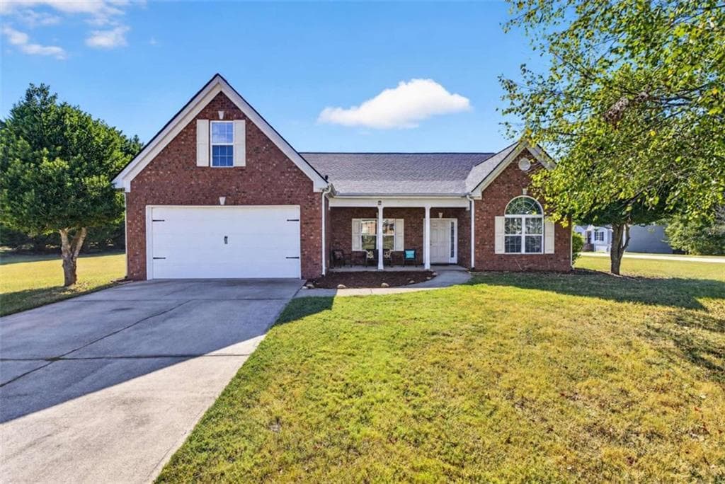 4 bedroom, 2 bathroom, 2,049 sq ft single family residence for sale at 24 Feldspar Drive, Jefferson, GA 30549 — photo 2