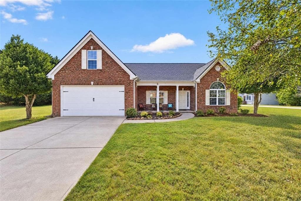 4 bedroom, 2 bathroom, 2,049 sq ft single family residence for sale at 24 Feldspar Drive, Jefferson, GA 30549 — photo 5