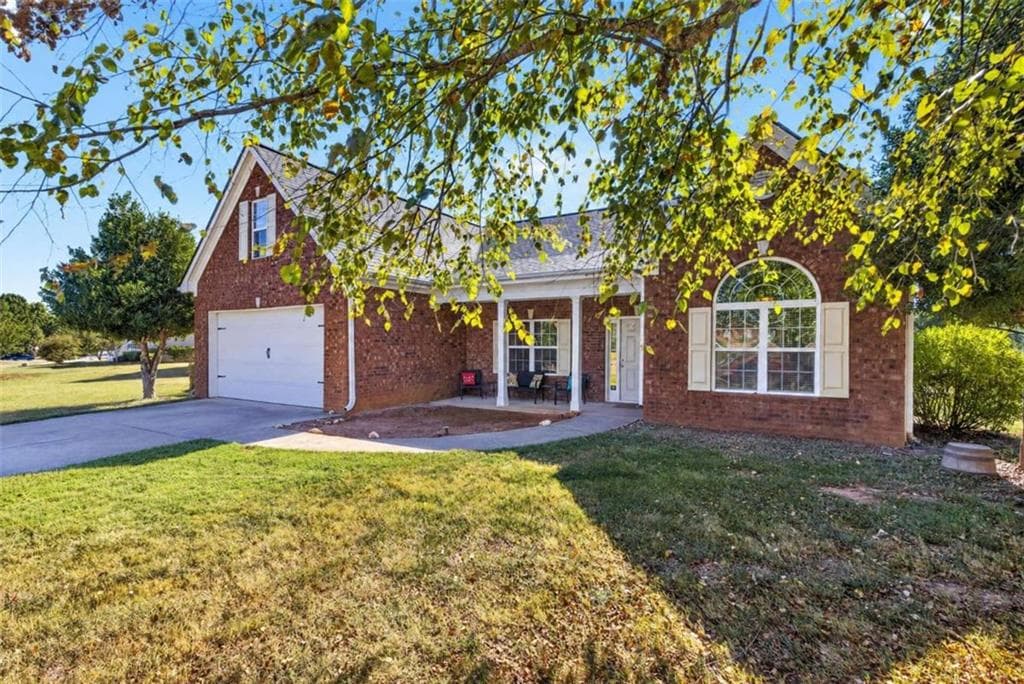 4 bedroom, 2 bathroom, 2,049 sq ft single family residence for sale at 24 Feldspar Drive, Jefferson, GA 30549 — photo 6